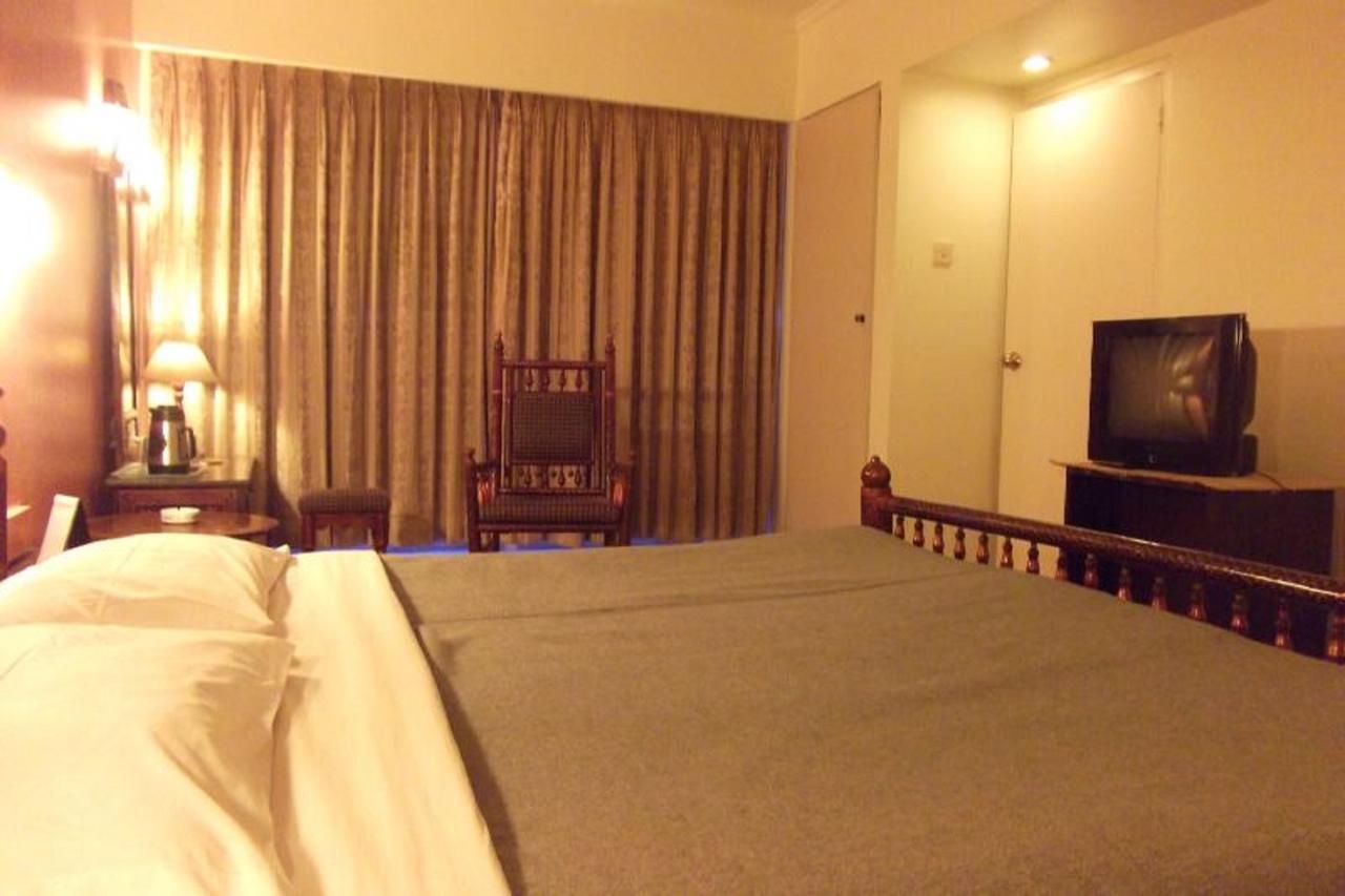 Hotel Bluehill Bhavnagar Dış mekan fotoğraf