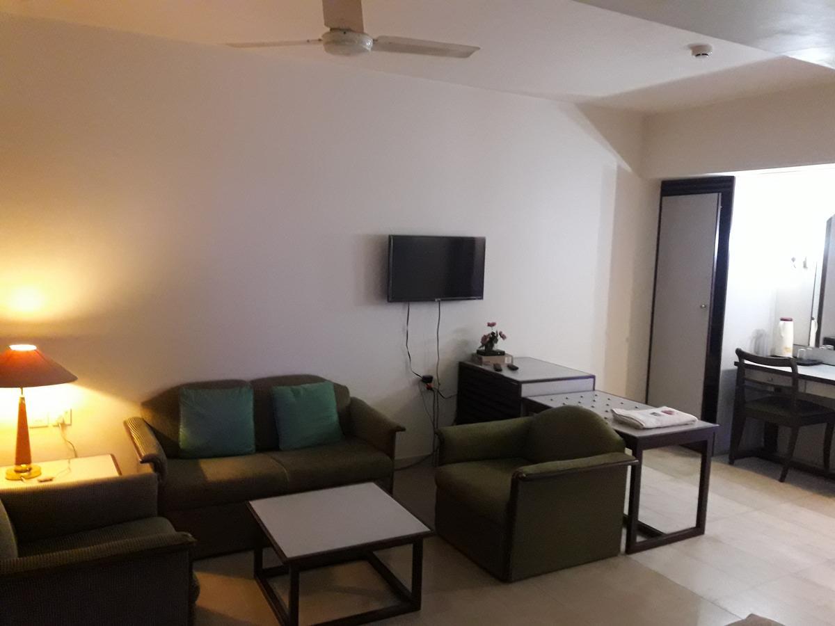 Hotel Bluehill Bhavnagar Dış mekan fotoğraf