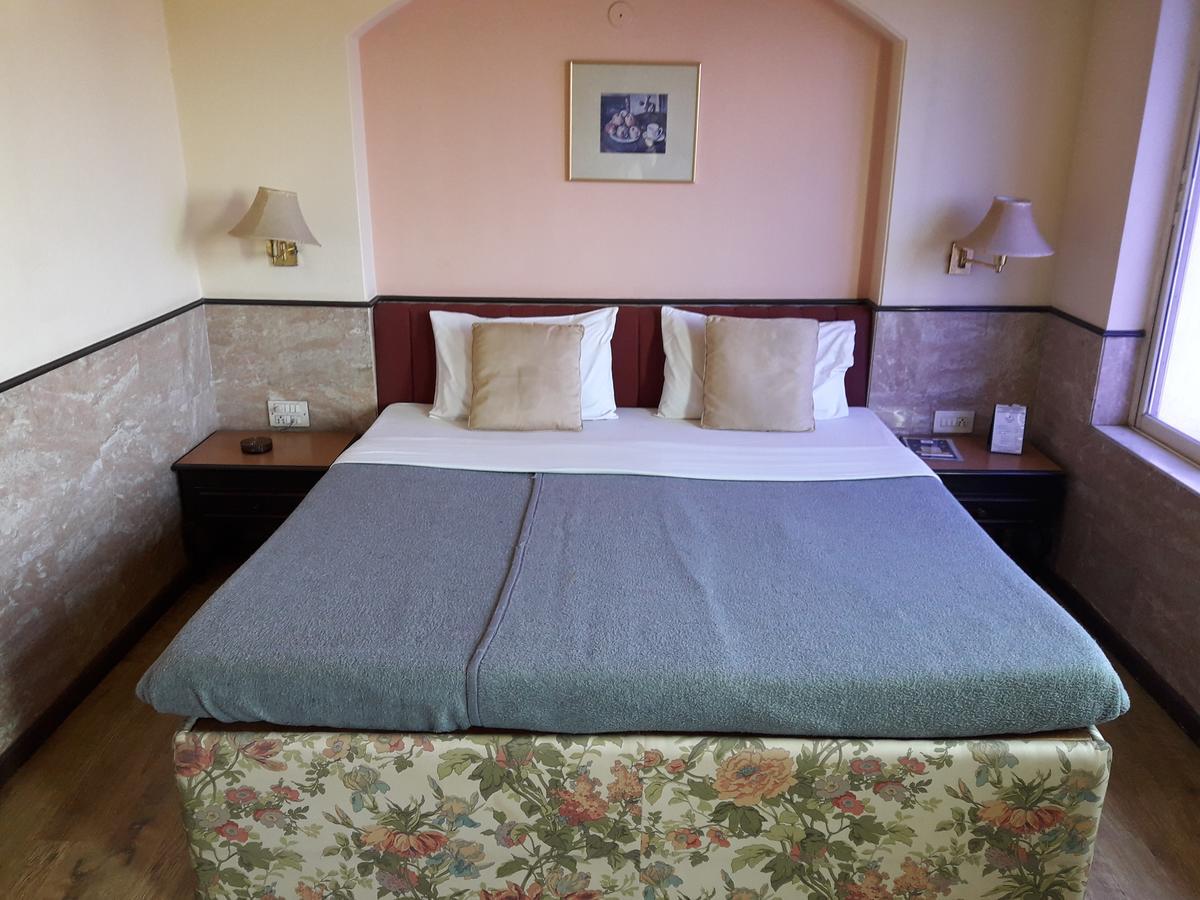 Hotel Bluehill Bhavnagar Dış mekan fotoğraf