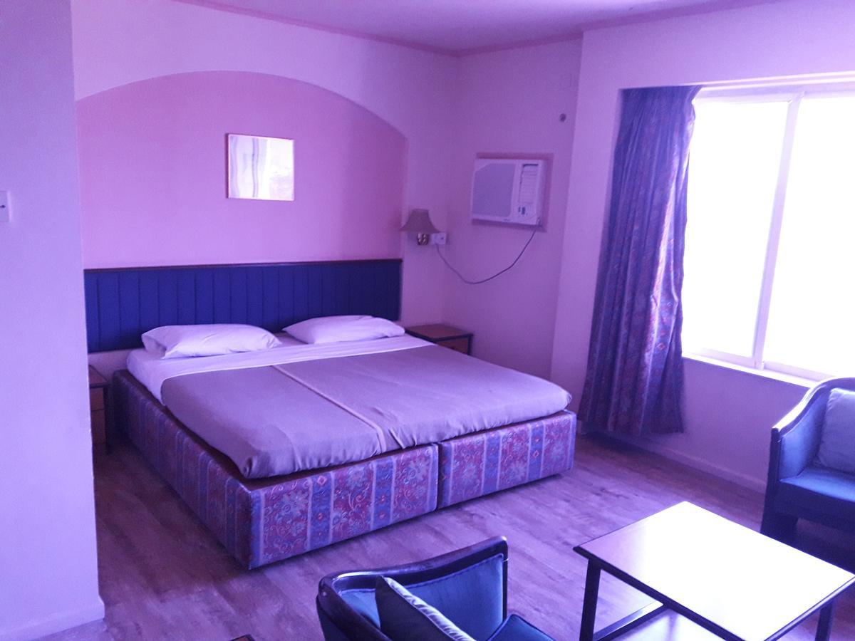 Hotel Bluehill Bhavnagar Dış mekan fotoğraf
