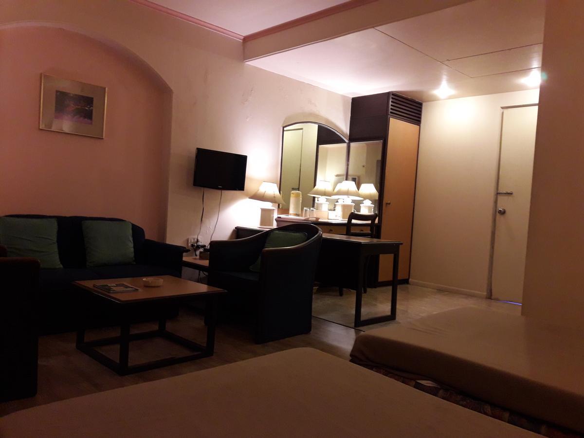 Hotel Bluehill Bhavnagar Dış mekan fotoğraf