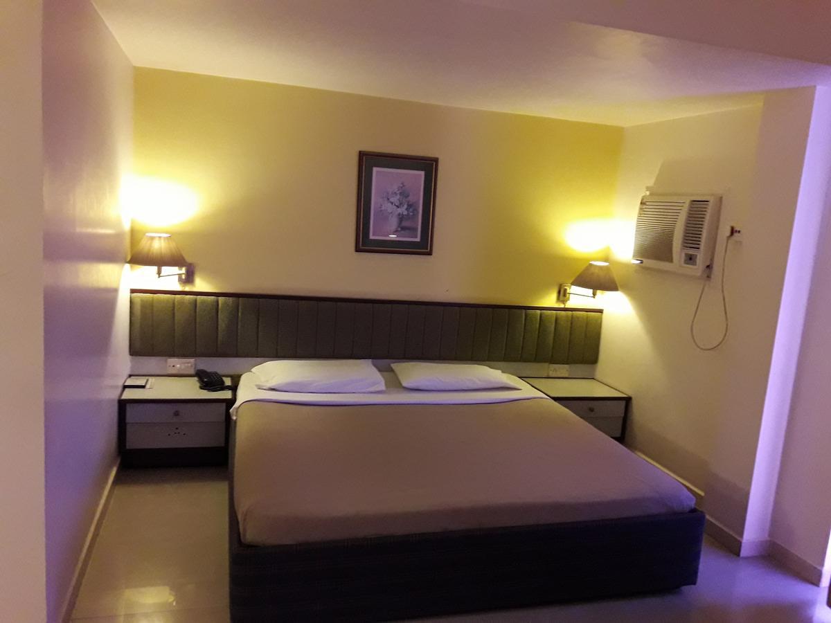 Hotel Bluehill Bhavnagar Dış mekan fotoğraf