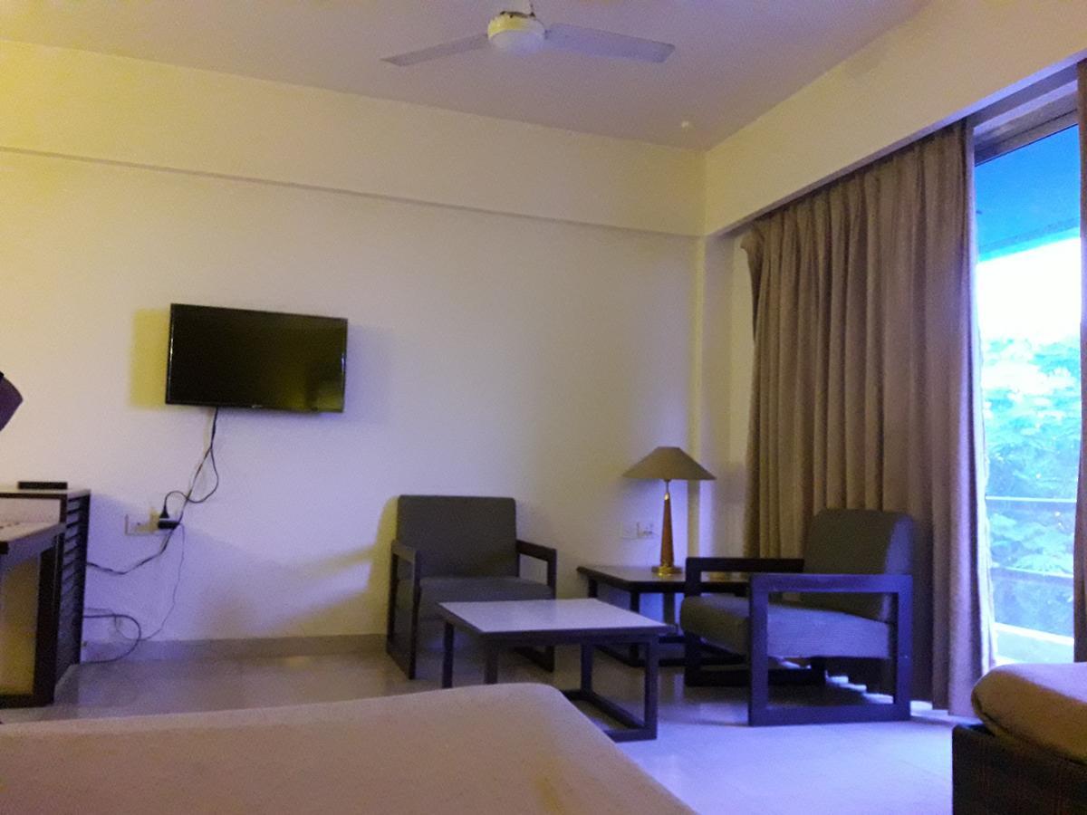 Hotel Bluehill Bhavnagar Dış mekan fotoğraf
